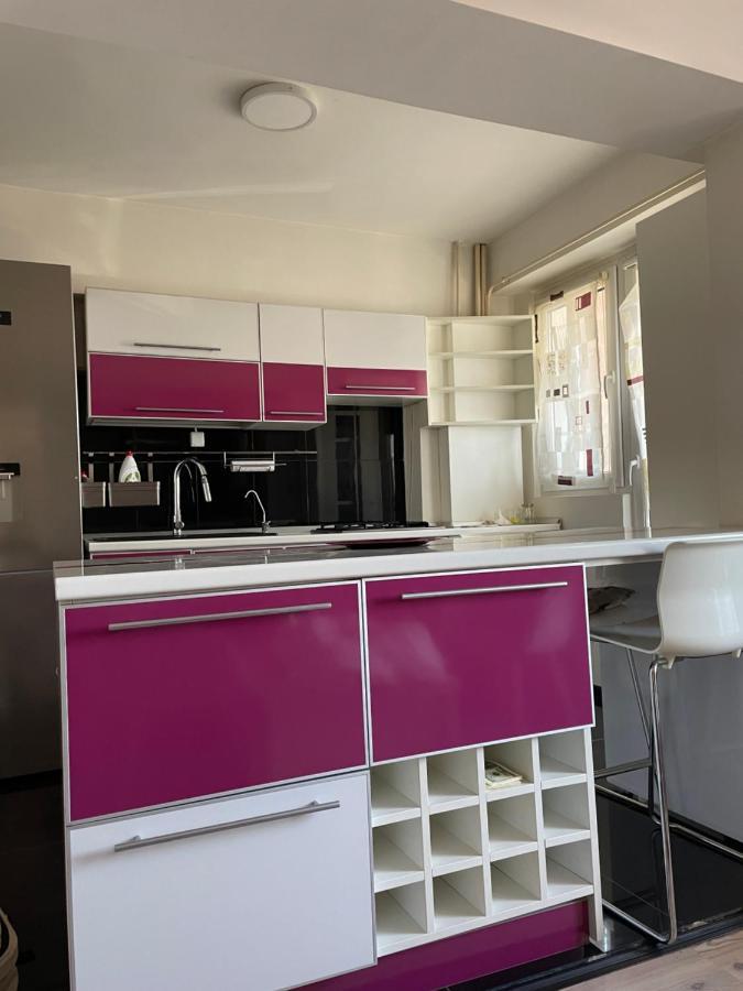Apartament cu 3 dormitoare Jolie.M Apartment Galaţi Exterior foto