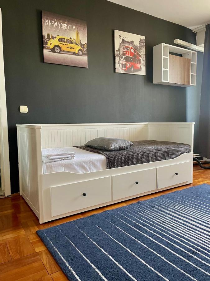 Apartament cu 3 dormitoare Jolie.M Apartment Galaţi Exterior foto